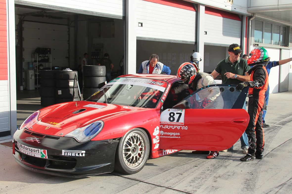 D'Abramo-Scilla re della GT4, Benucci tra le Cayman