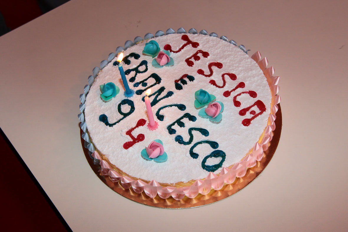 Nella segreteria di gara si festeggia...