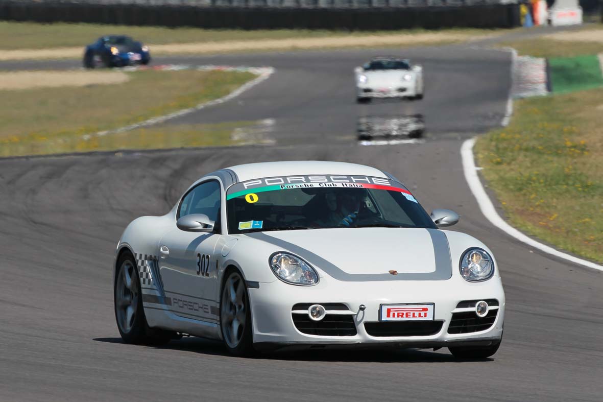 Una doccia di sole apre la seconda giornata del Mugello