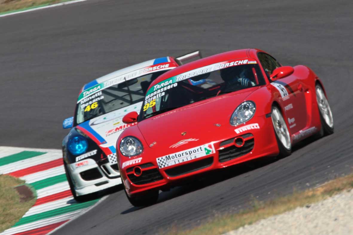 Si rivede la rossa Cayman Cup della Erre Esse 