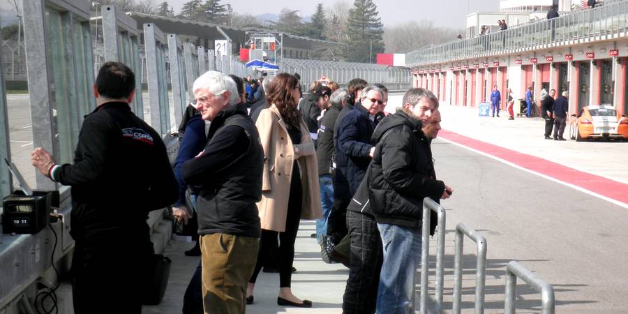 Muro box affollatissimo