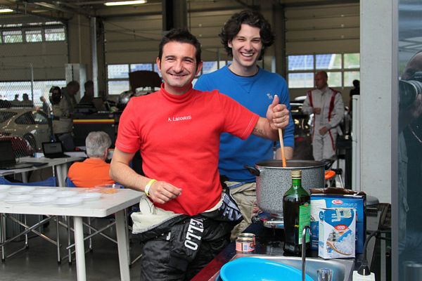 Lancelotti si premia in cucina...