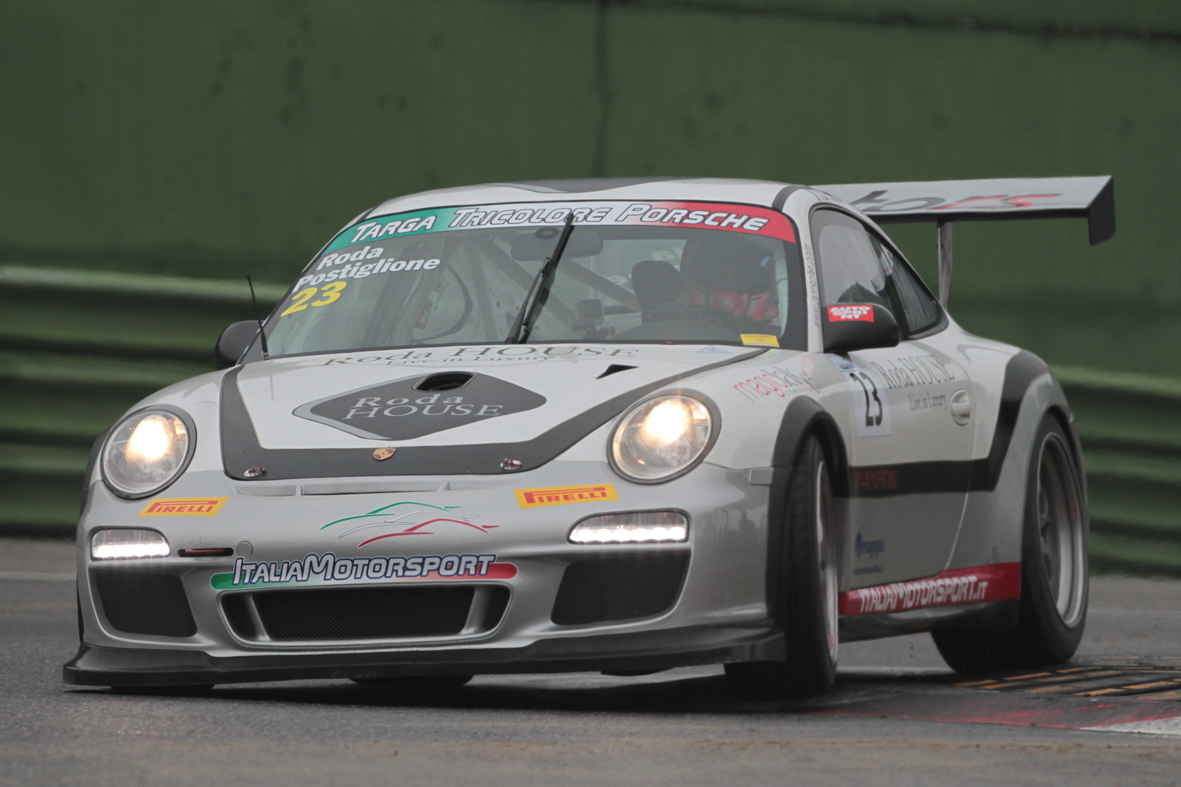 GT Open Cup, per Postiglione-Roda pole senza incertezze