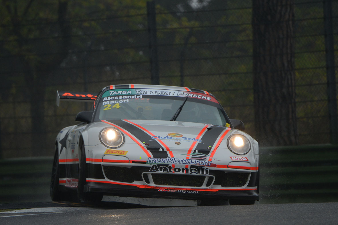 Testa a testa tra Alessandri e Postiglione-Roda nella terza di libere.