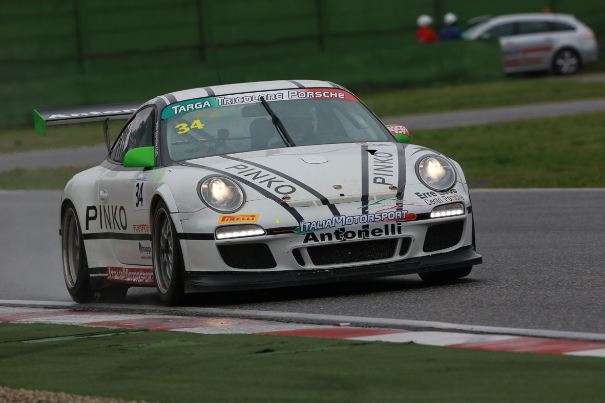 Negra trionfa in GT3 Cup