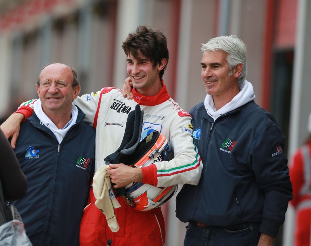 Anche il giovane Simone Monforte festeggia