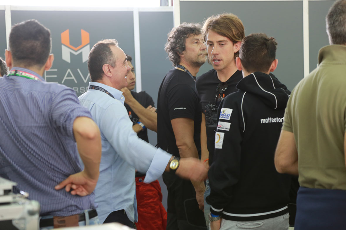 Riunioni ai box per costruire risultati in pista