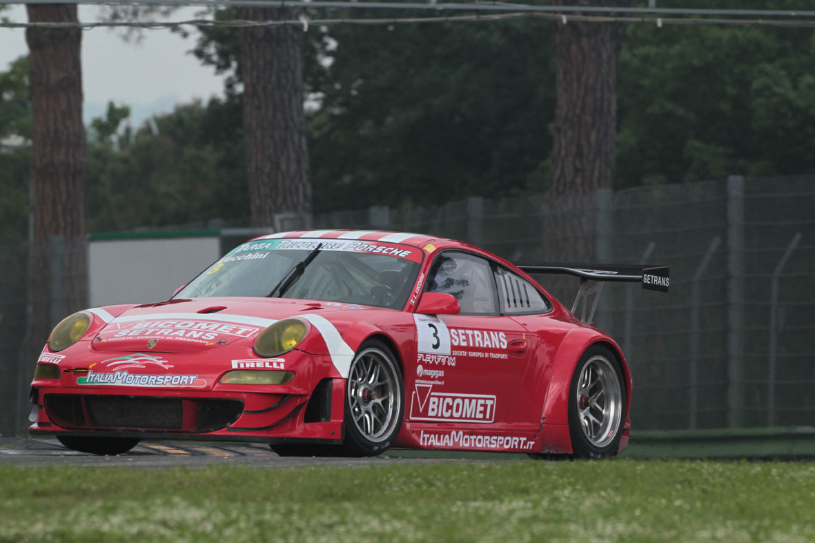 In GT Open Cup pole per Lucchini, pi forte del meteo avverso