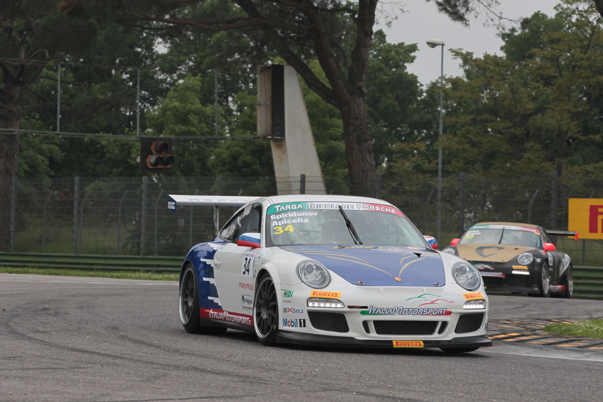 Il bagnato non ferma Apicella e Spiridonov nel secondo turno di libere