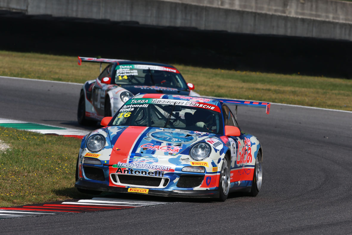Bella e spettacolare la sfida fra le GT3 Cup