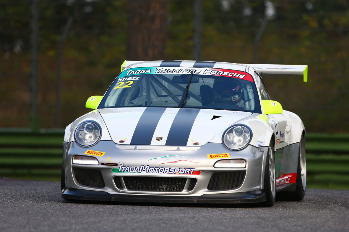 Spezz mette a segno la pole-position e si avvicina al titolo