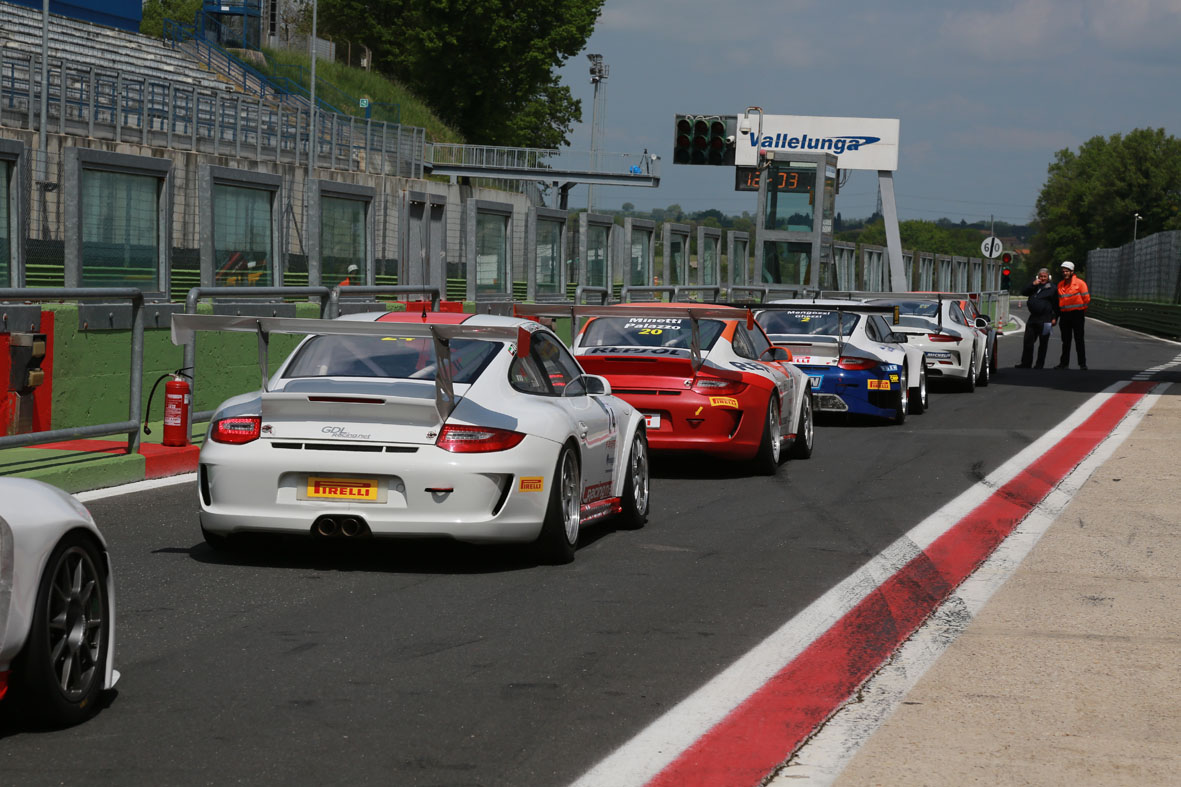 Le vetture della GT Open Cup sono pronte al via
