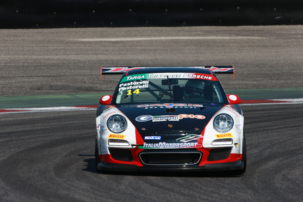 Luca e Nicola Pastorelli i leader della classe GT3 r013