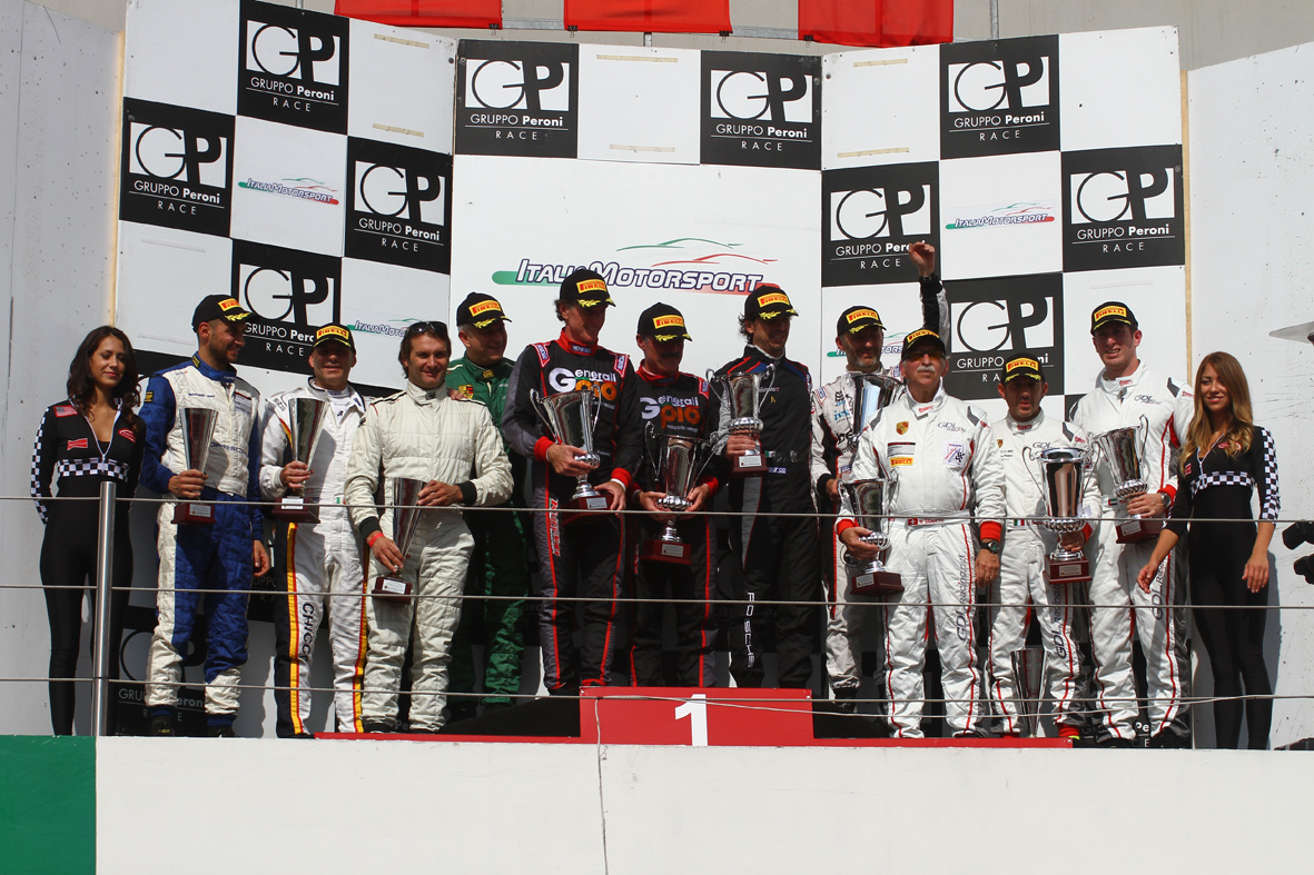 Grazie! Grazie a tutti!